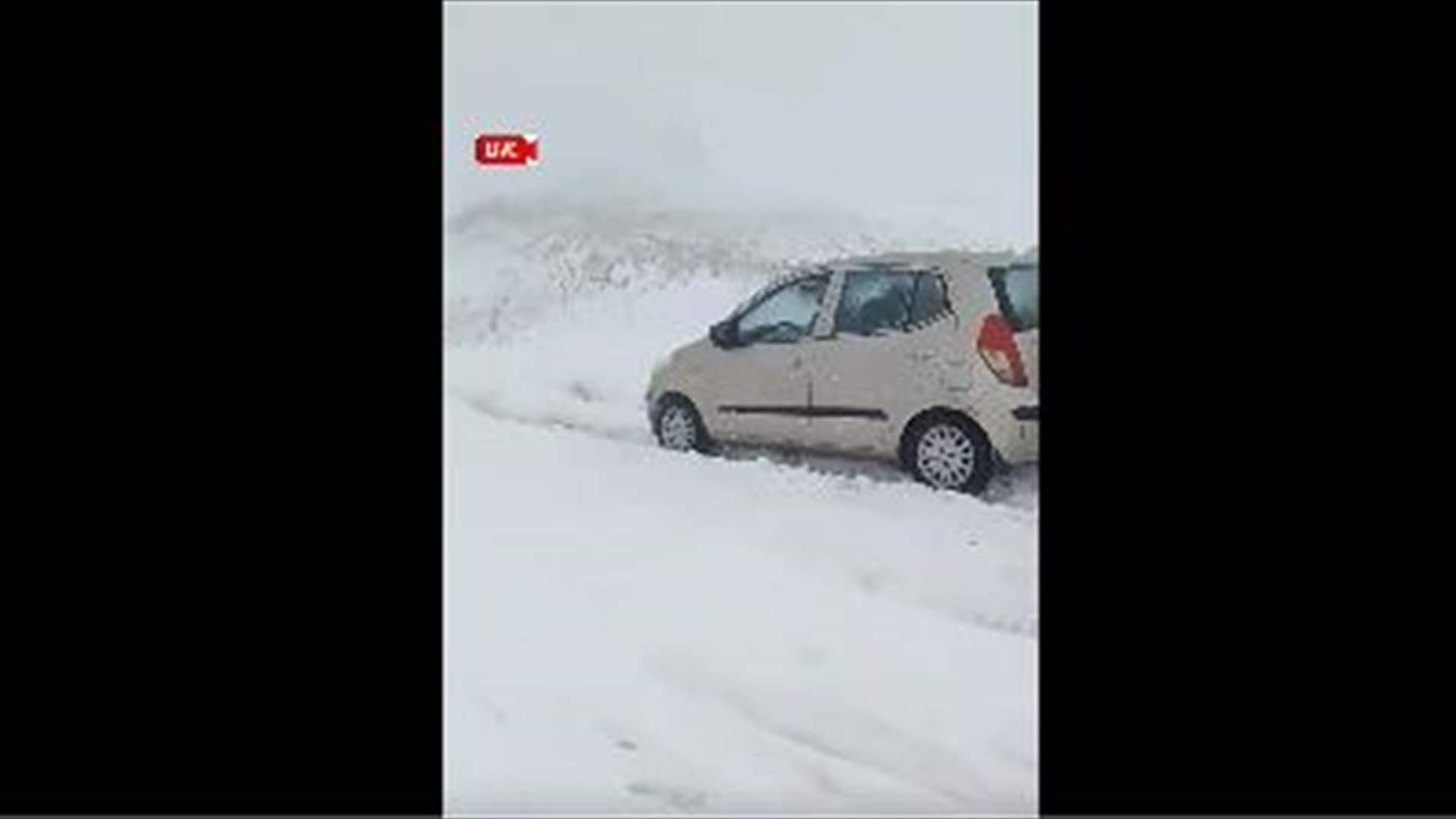 Lebanon witnesses its first snowfall (Videos) 