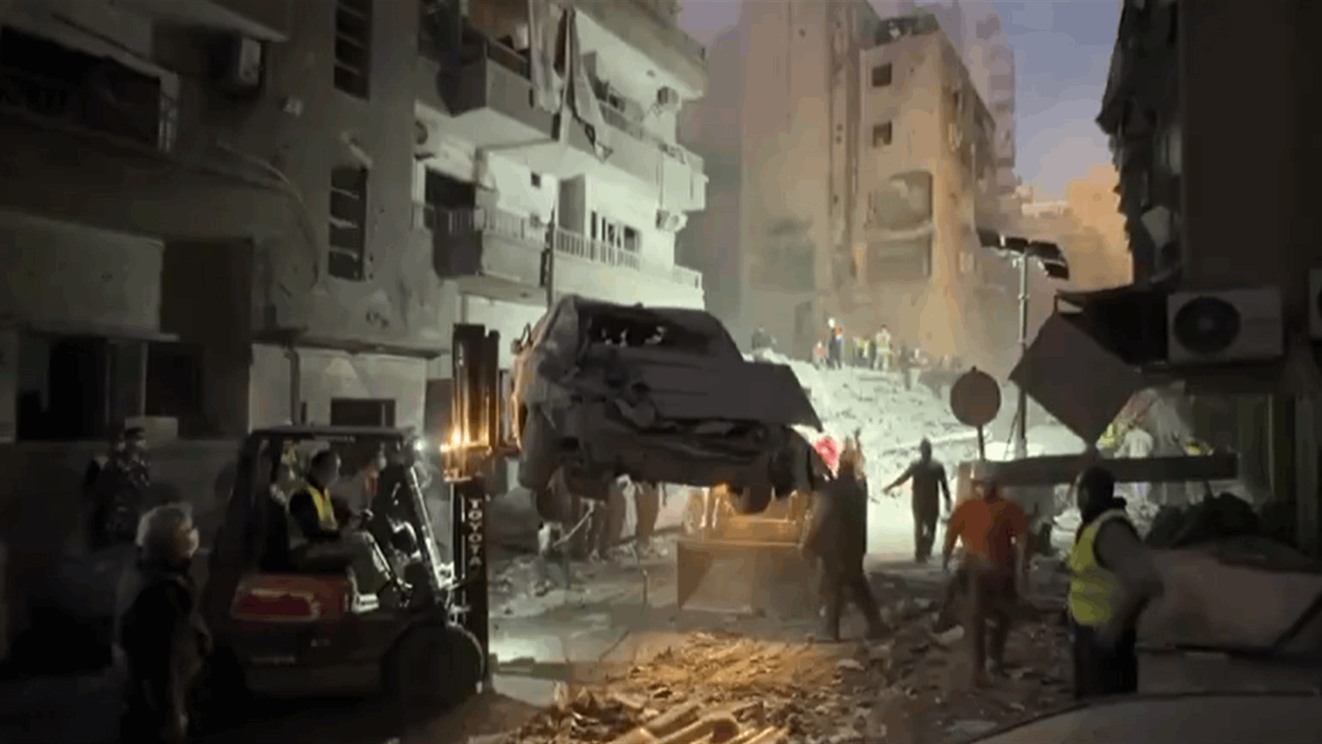 Initial toll: Four killed in Israeli strike on Beirut&#39;s Basta, destroying residential building (Videos)