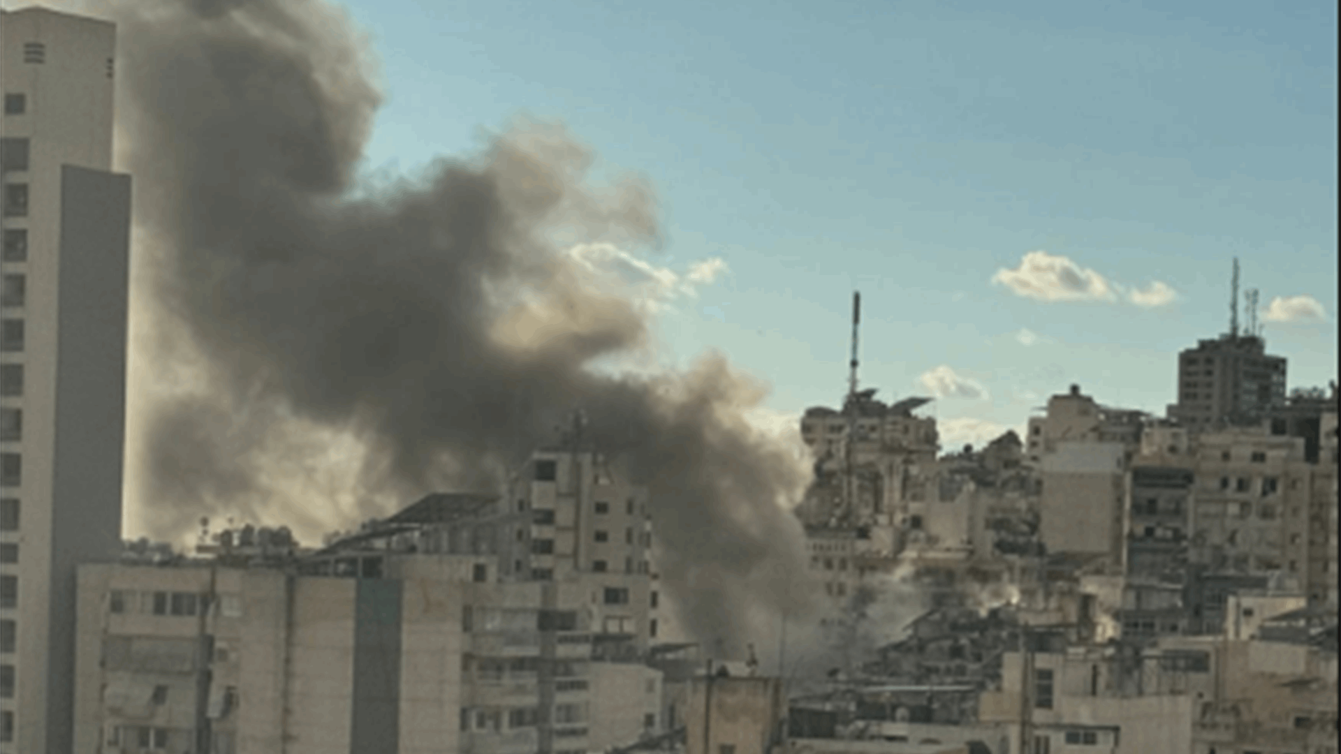 Israeli strike hits area between Ras Al Naba&#39;a and Al-Nuwayri in central Beirut