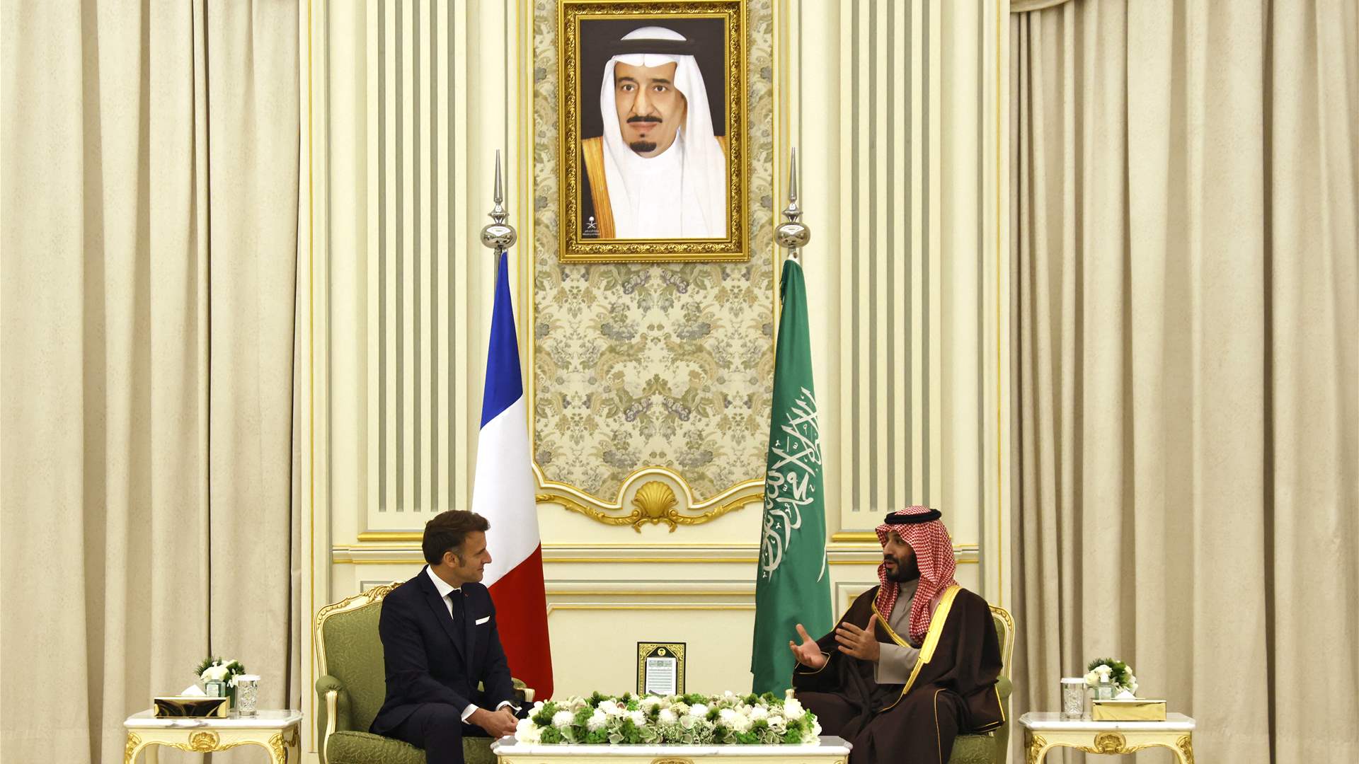 France&#39;s president and Saudi crown prince urge Lebanon to elect a president, pledge efforts to strengthen ceasefire