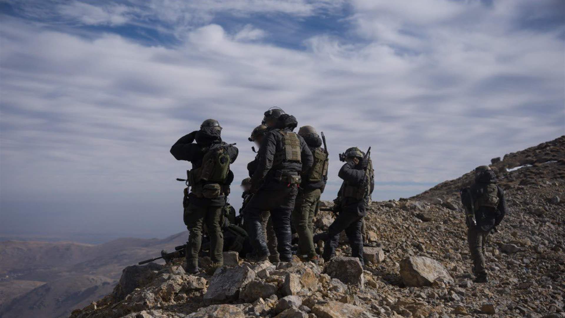 Israeli bulldozer expands road on Lebanese side of Mount Hermon