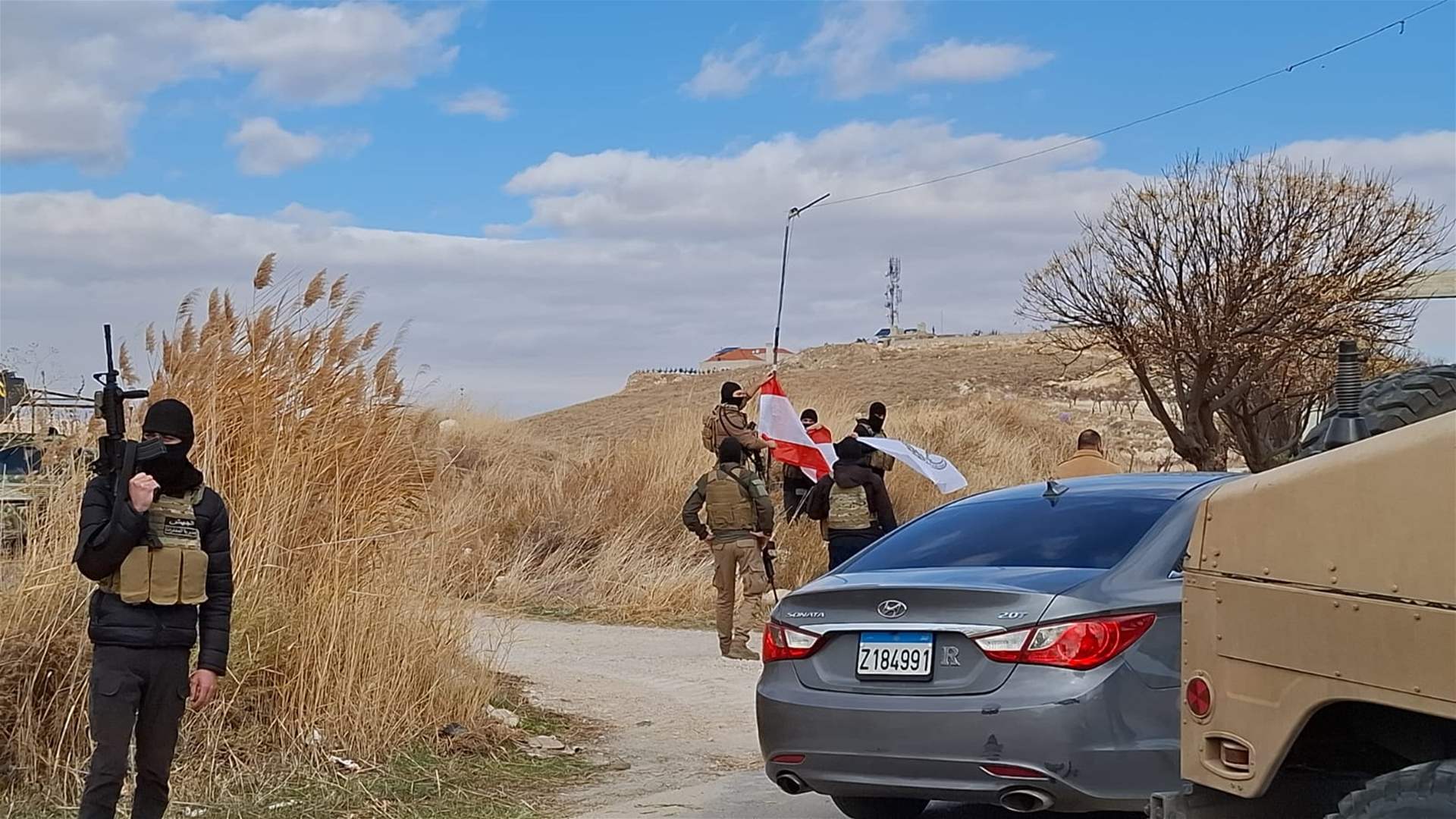 Lebanese army raises flag at Hechmech site after takeover (Video) 