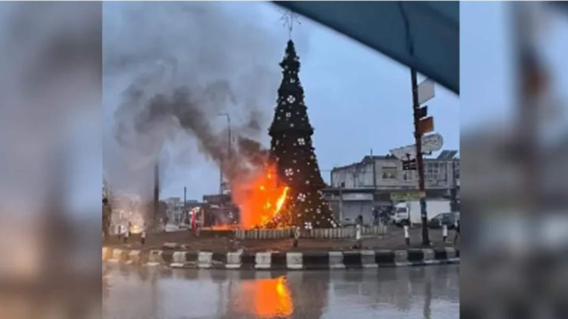 Christmas tree burned, prompts hundreds to protest in Syria’s capital