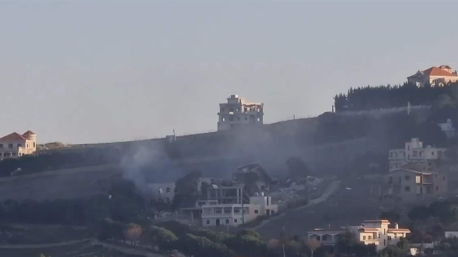 Israel&#39;s troops reportedly burn house in south Lebanon&#39;s Maroun El Ras