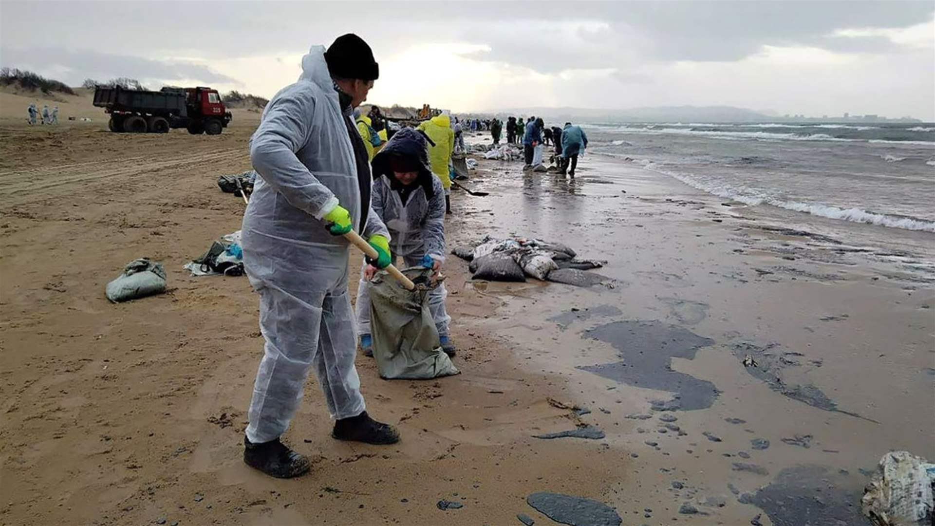 روسيا تعلن الطوارئ بسبب تسرب نفطي في البحر الأسود