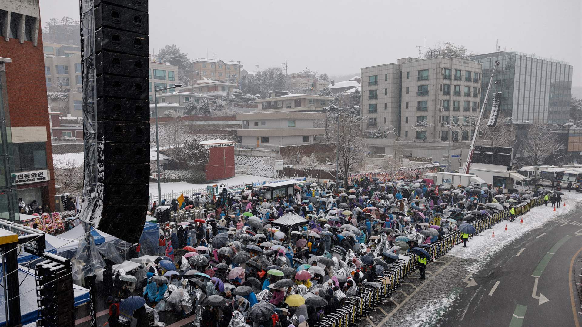 South Korea protesters rally for, against President Yoon Suk Yeol arrest as deadline looms