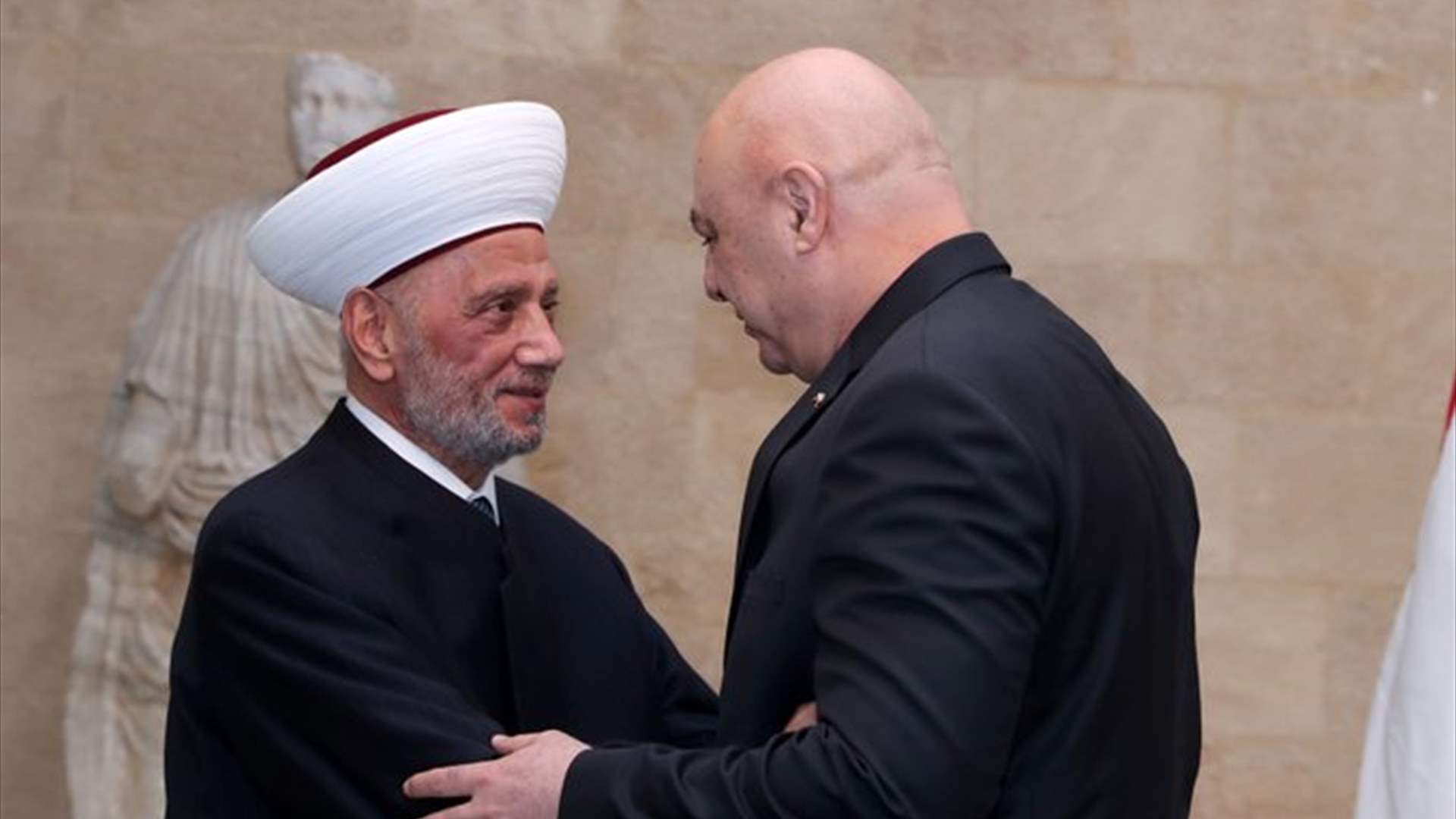 Grand Mufti Derian calls on MPs to choose &#39;most suitable&#39; prime minister for Lebanon during Aoun visit 