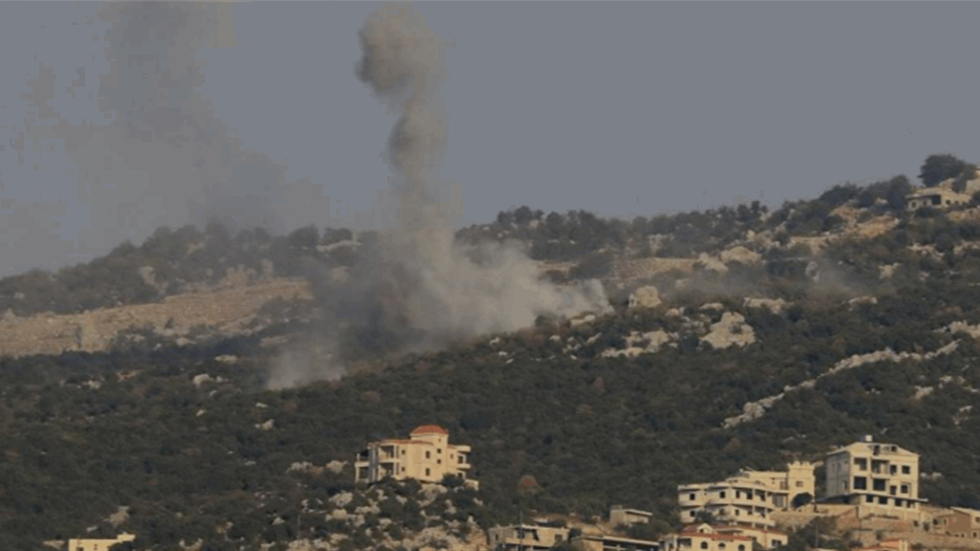 Israeli airstrike sparks fire in Jbal El Botm in Tyre district