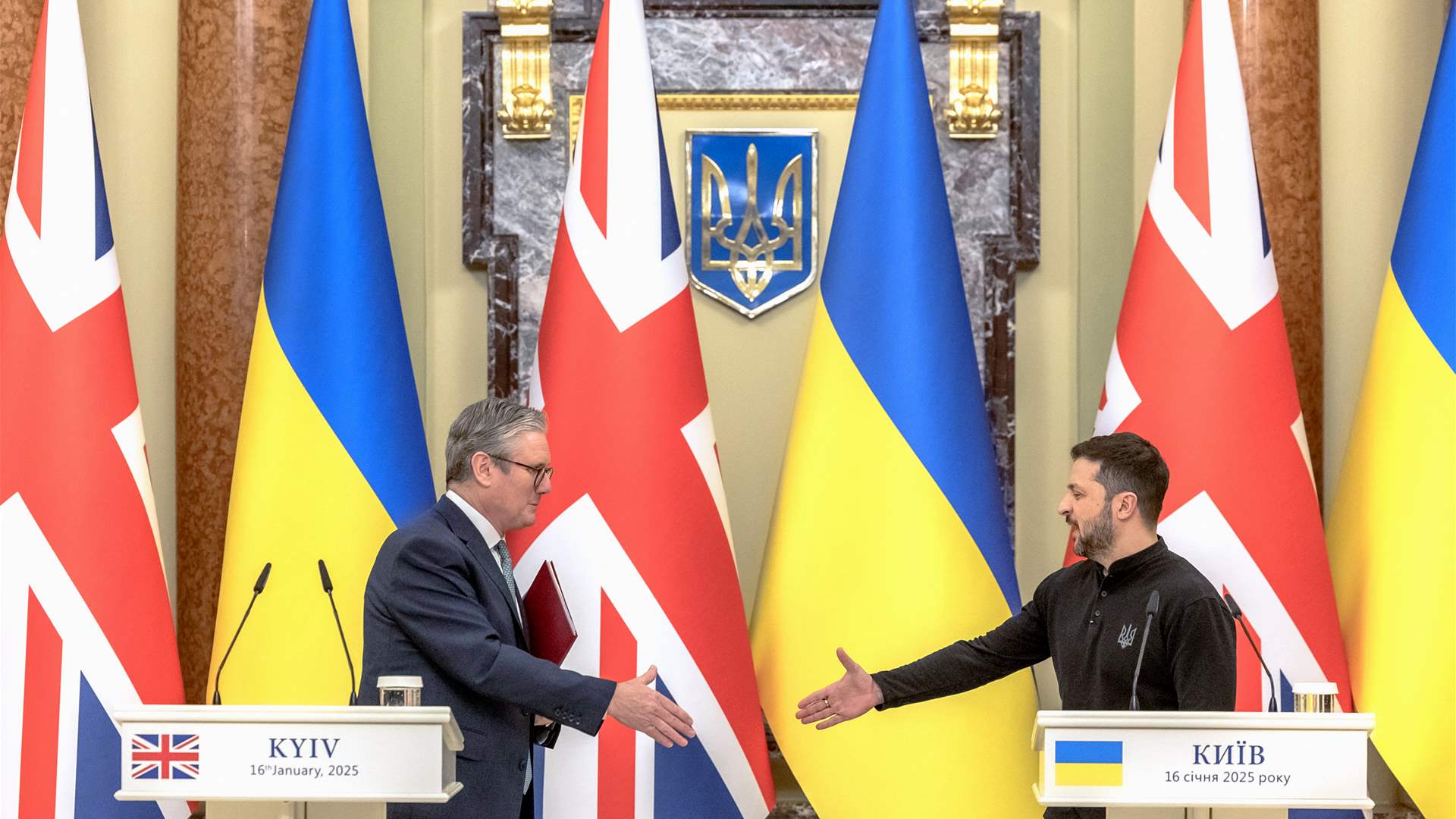 UK, Ukraine leaders sign &#39;landmark&#39; 100-year agreement