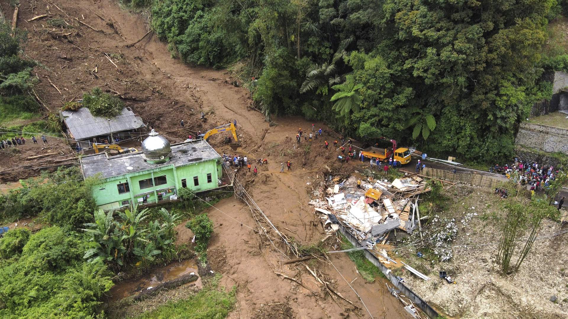 Police report 16 dead, 10 injured in Indonesia landslide