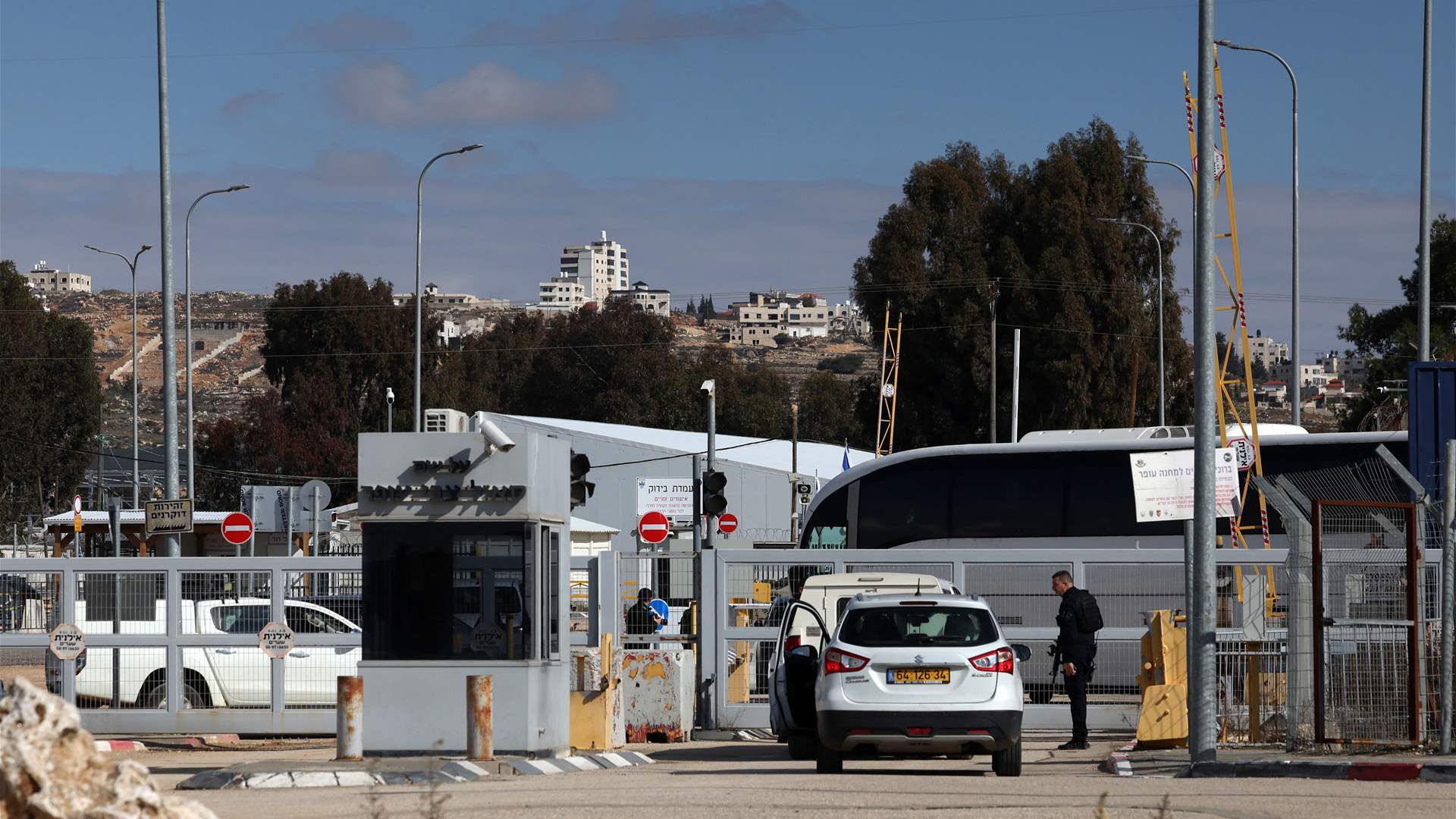 Buses with released Palestinian detainees leave Israeli prisons: AFP