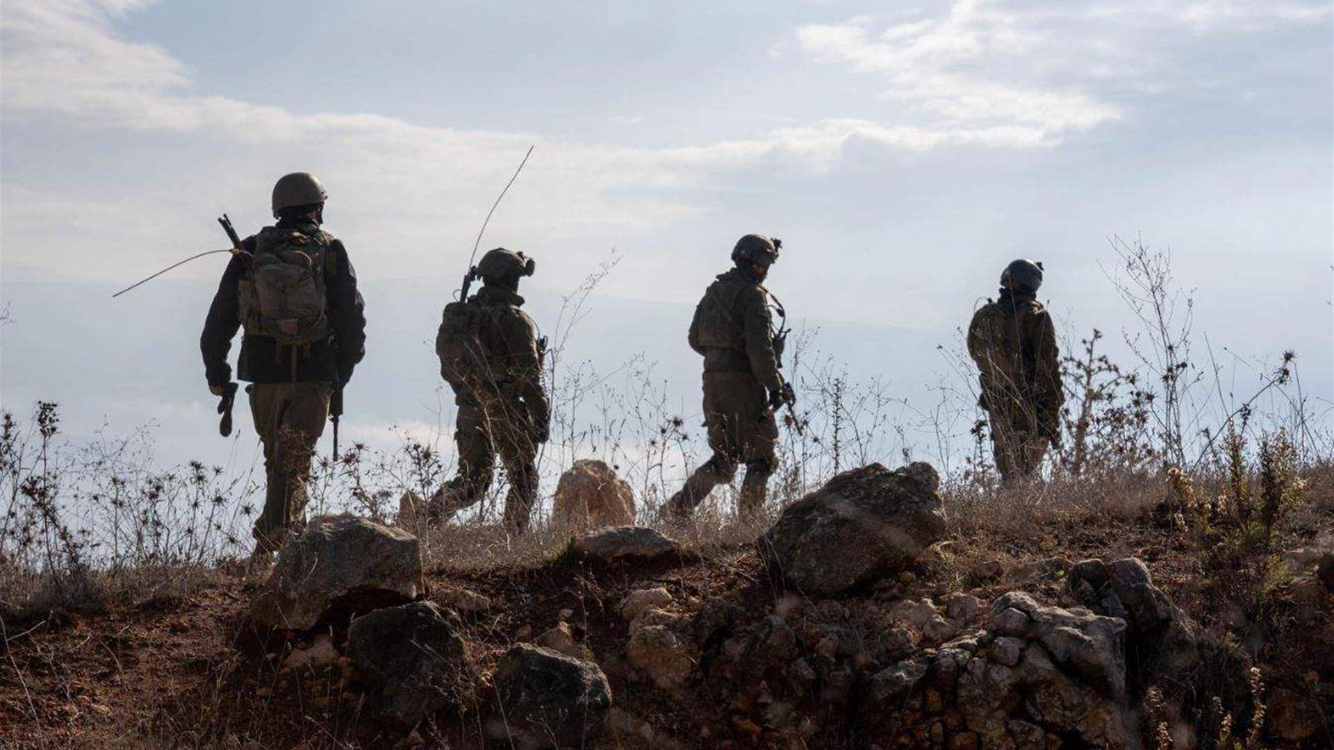 Israel&#39;s army plans to strike Hezbollah compounds near Galilee towns: Yedioth Ahronoth reports 