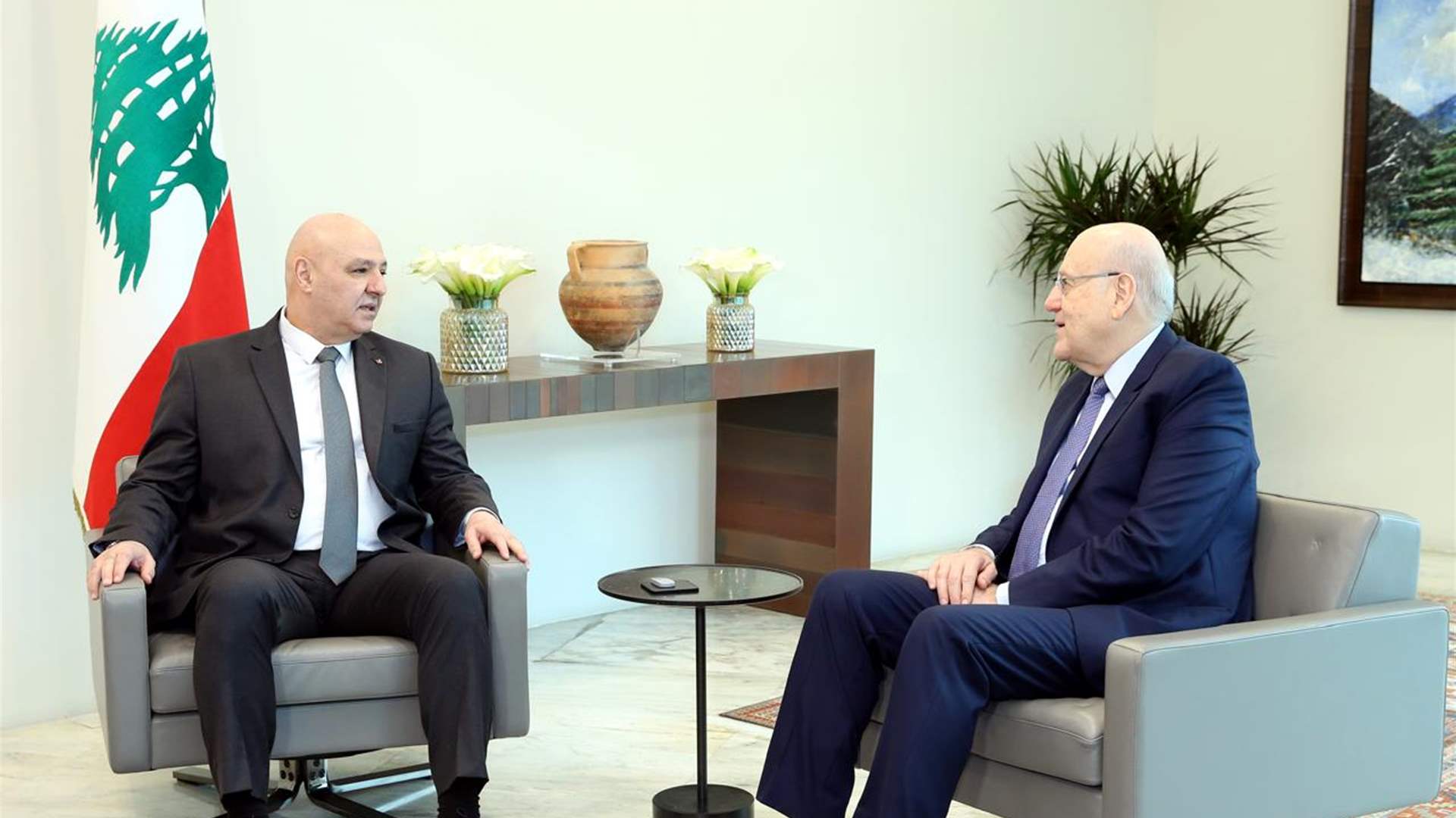 Lebanon&#39;s former PM Mikati affirms support for new government after meeting President Aoun