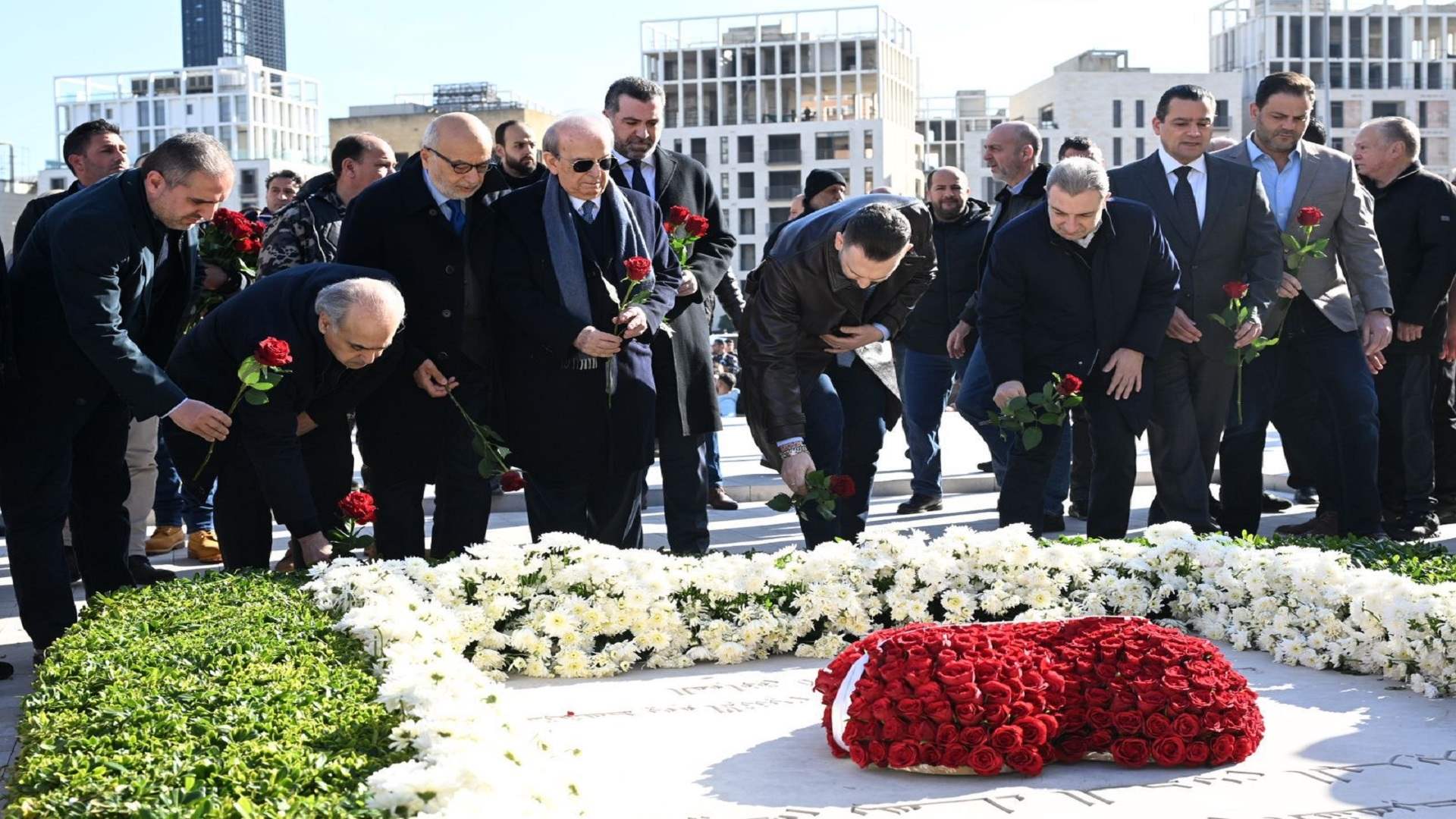 تيمور جنبلاط زار ضريح الرئيس الحريري في ذكرى استشهاده