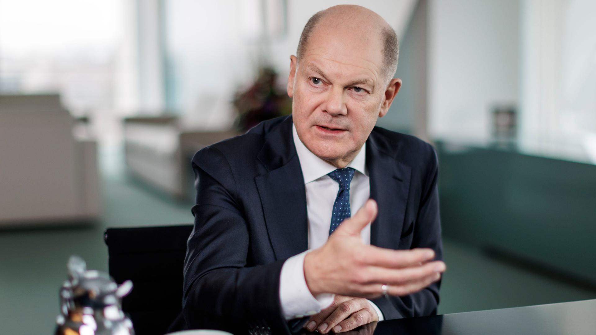 Scholz says does &#39;not accept outsiders intervening&#39; in German election