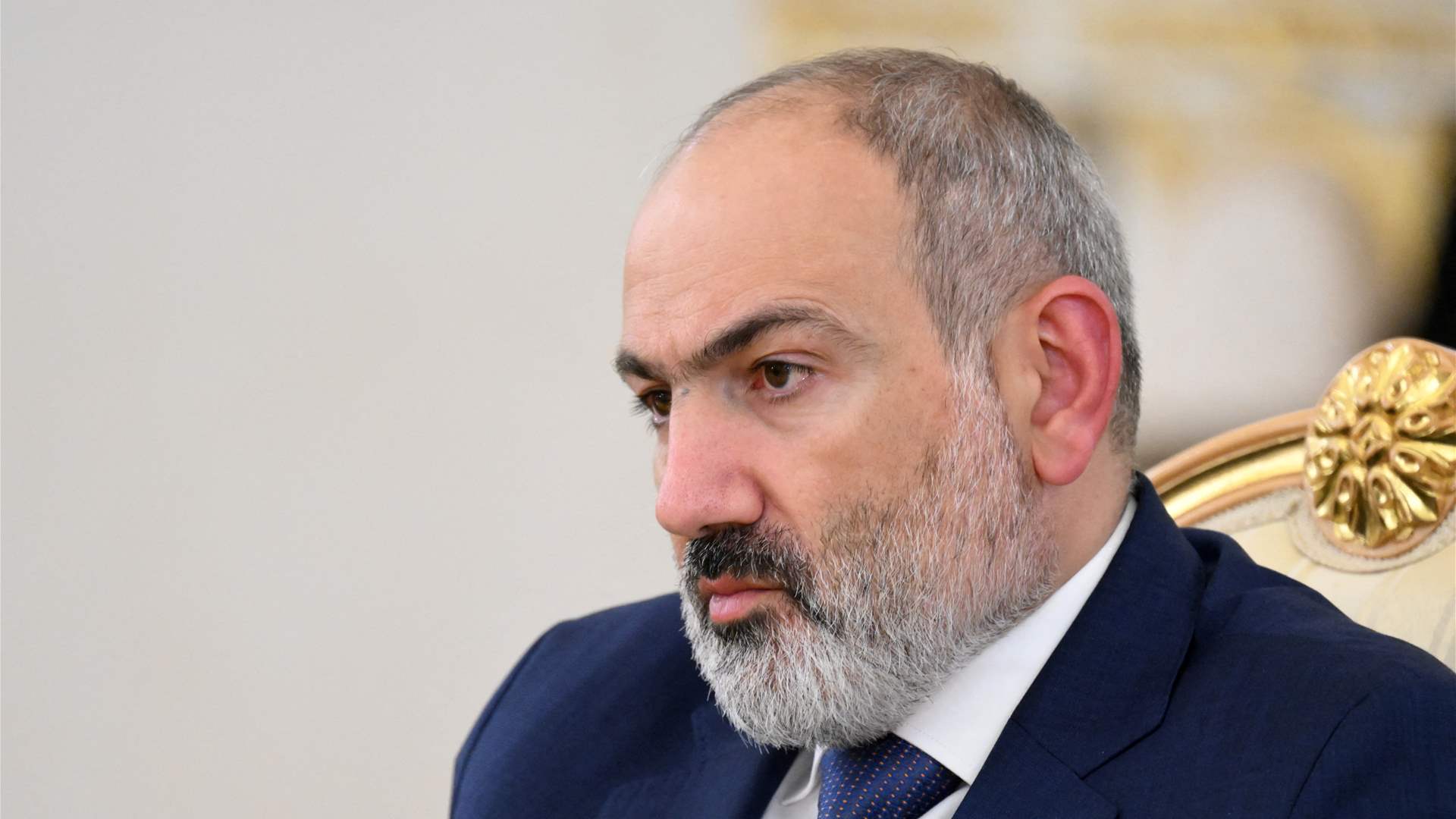 Armenia&#39;s PM calls for referendum on new constitution