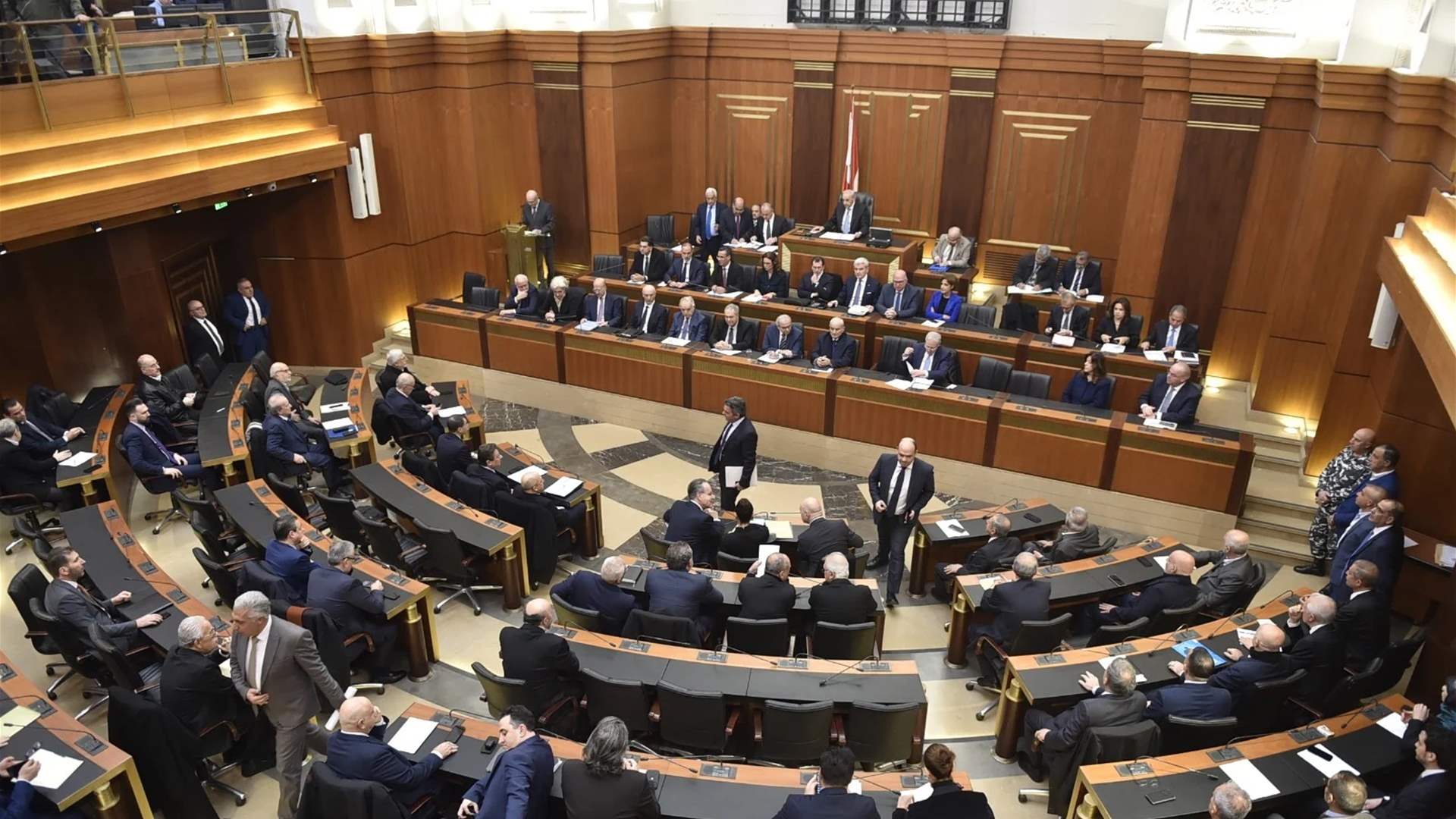 Lebanese lawmakers express support for government during parliamentary session