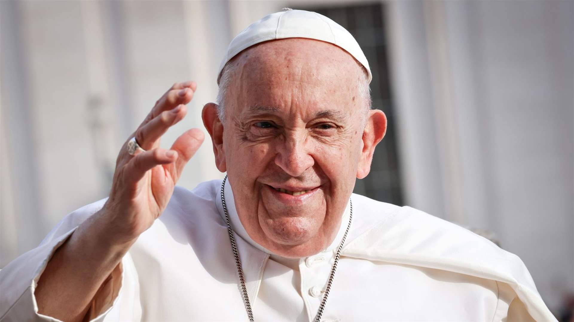 Pope Francis doing physiotherapy in hospital after &#39;quiet night&#39;