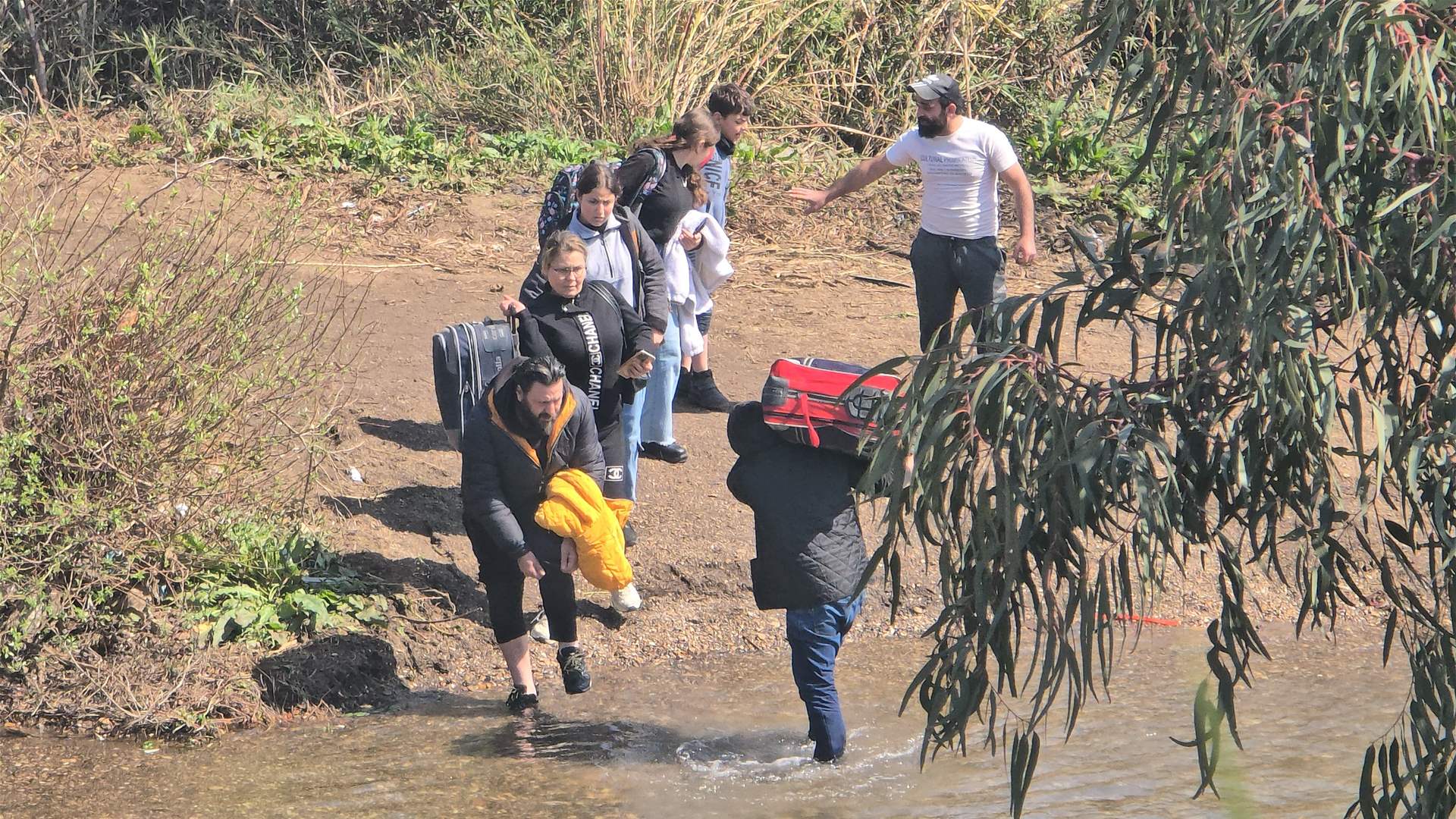 Coastal violence: Thousands of Syrians seek safety in northern Lebanon amid bloodshed