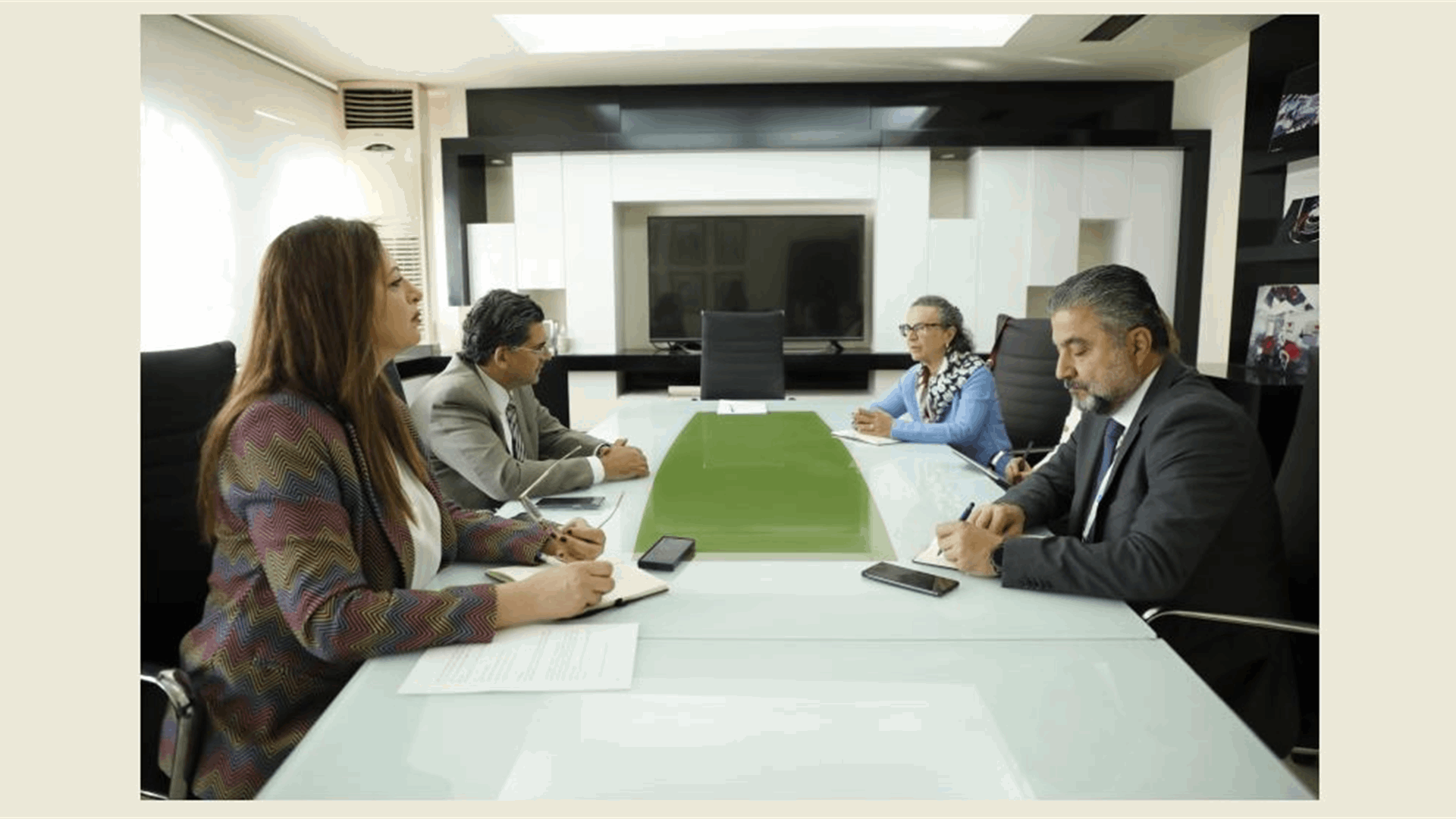 Lebanon&#39;s Information Minister discusses media projects with UNESCO officials