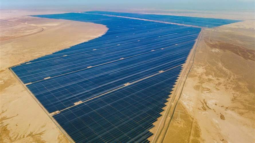 شركة صينية تربط أكبر محطة للطاقة الشمسية في العالم بشبكة الكهرباء في شينغ يانغ