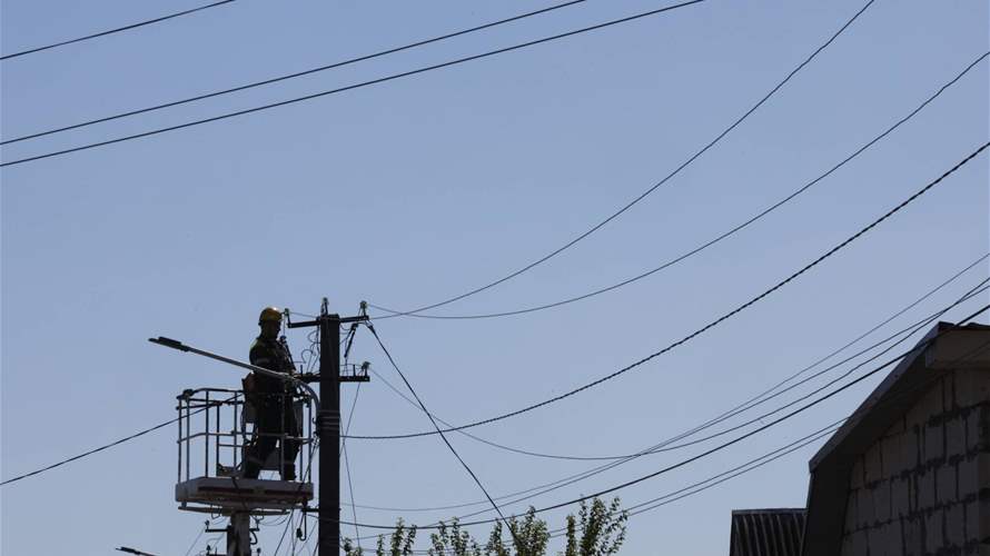 أوكرانيا تحذر من مزيد من الانقطاع في التيار الكهربائي بسبب الهجمات الروسية