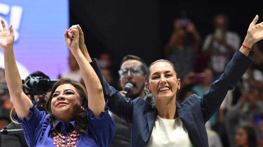 اليسار يحتفل بفوزه في مكسيكو بحضور الرئيسة المنتخبة شينباوم