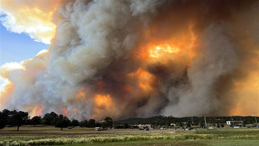 إجلاء آلاف الأهالي إثر حرائق غابات في ولاية نيو مكسيكو الأميركية