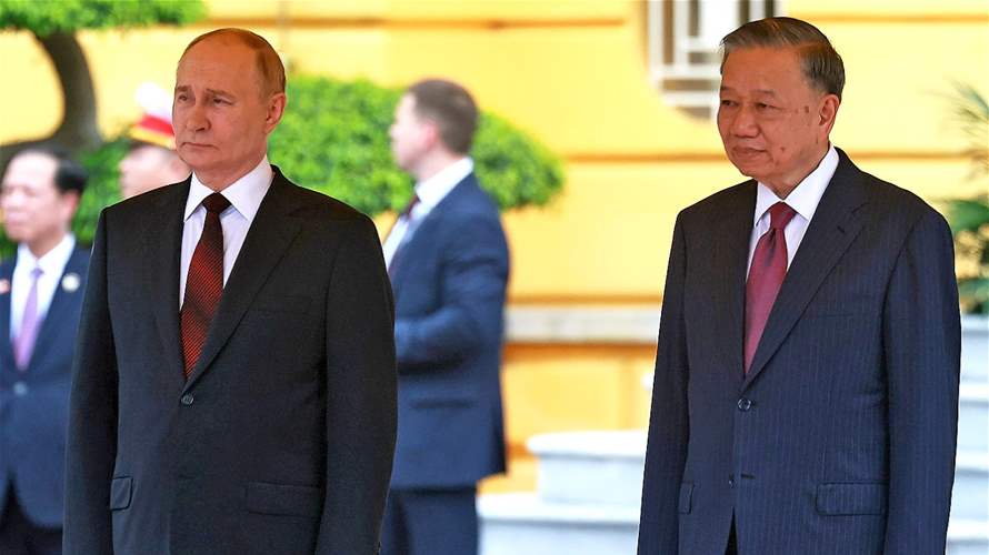 Russia's Putin in Vietnam calls for strengthening "strategic partnership"