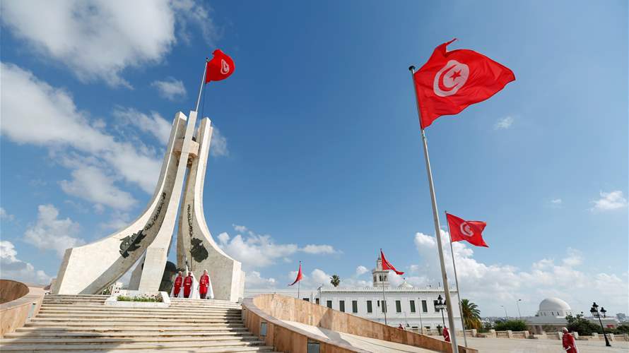 الرئيس التونسيّ يقيل وزير الشؤون الدينية إثر وفاة 49 حاجًا