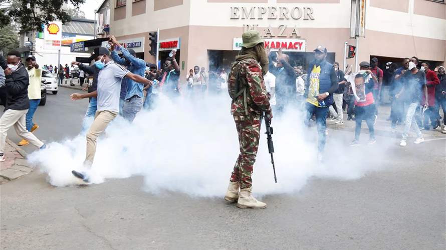حريق في مكتب حاكم نيروبي خلال تظاهرات مناهضة لفرض ضرائب جديدة 