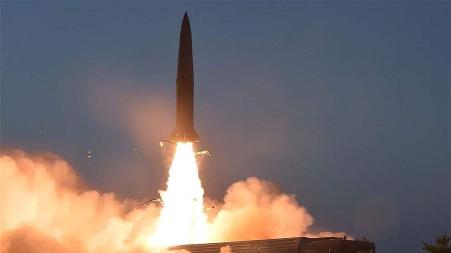 كوريا الشمالية تطلق صاروخا بالستيا باتجاه البحر 