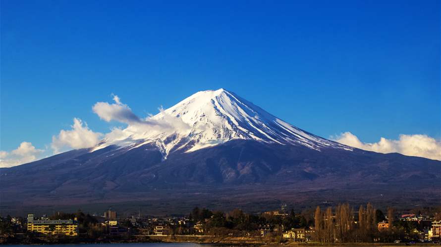 في اليابان... وفاة 4 أشخاص خلال تسلّق جبل فوجي