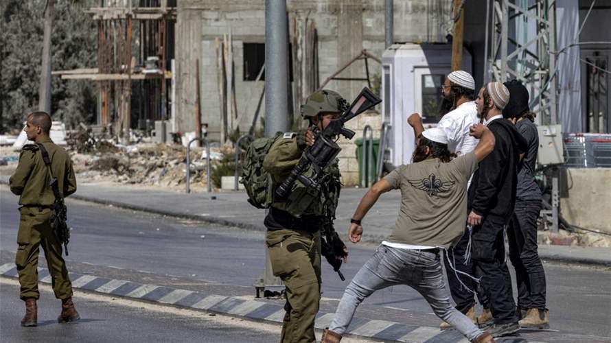 Israeli police clash with West Bank settlers