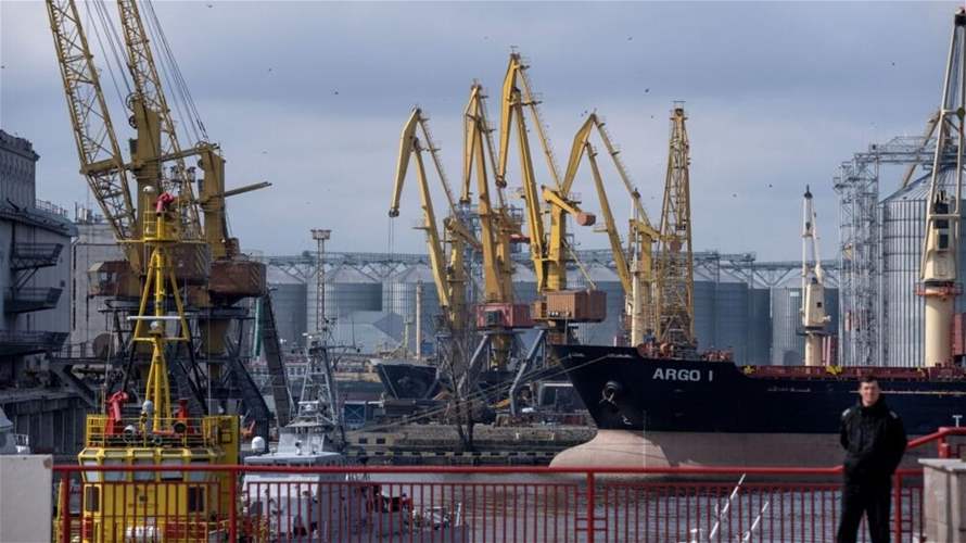 مسؤول أوكراني: مقتل شخص وتضرر ميناء أوديسا في هجوم صاروخي روسي