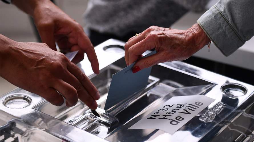 Midday turnout in French poll highest in four decades