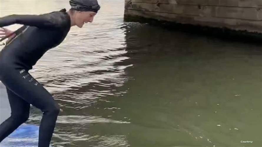 وزيرة الرياضة الفرنسية تسبح في نهر السين قبل الأولمبياد