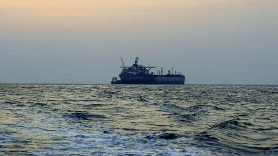 مركز الأمن البحري العماني: ناقلة النفط "برستيج فالكون" انقلبت قبالة ساحل الدقم