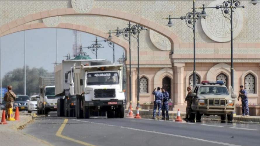 مقتل 3 من منفذي الهجوم المسلح قرب مسجد في مسقط...والقتلى الى ارتفاع 