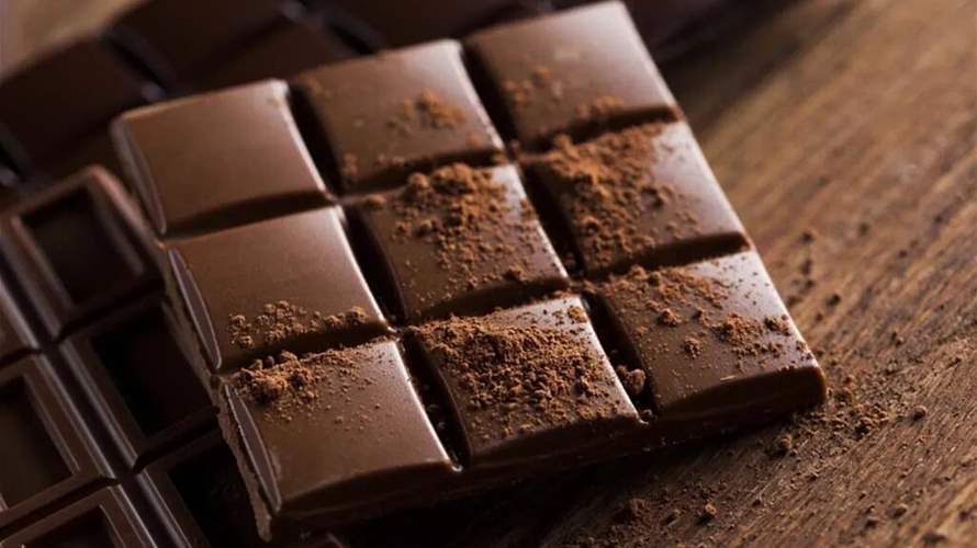 مفاجأة سارّة إلى محبّي الشوكولا... هل تتسبب هذه الحلوى بزيادة وزنكم؟ (فيديو)