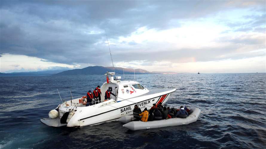 خفر السواحل اليونانيّ نفى اتهامات تركية بدفع مهاجرين إلى تركيا