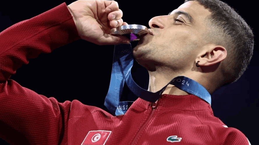 أولمبياد باريس: التونسي فرجاني يمنح العرب أوّل ميدالية باحرازه فضية الحسام