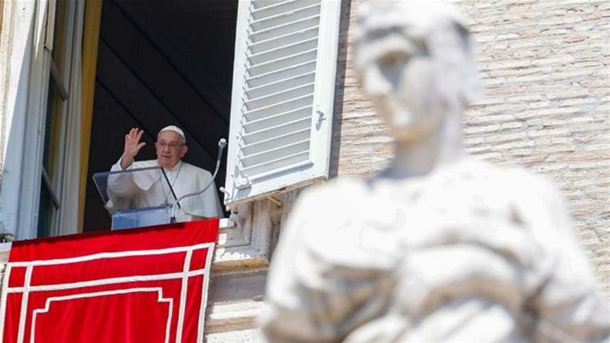 البابا فرنسيس يصفّق للدويهي...ويدعو للعدالة في تفجير المرفأ ووقف الحرب