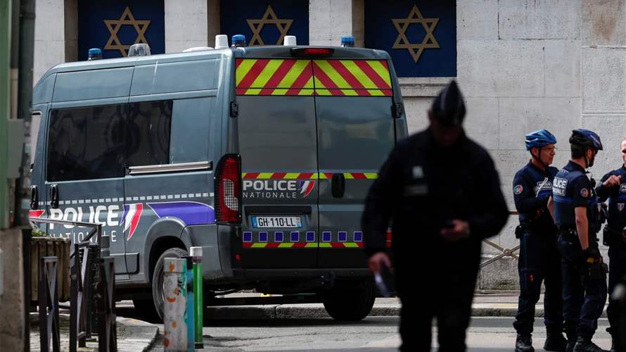 Explosion outside synagogue in southern France injures police officer: Authorities say