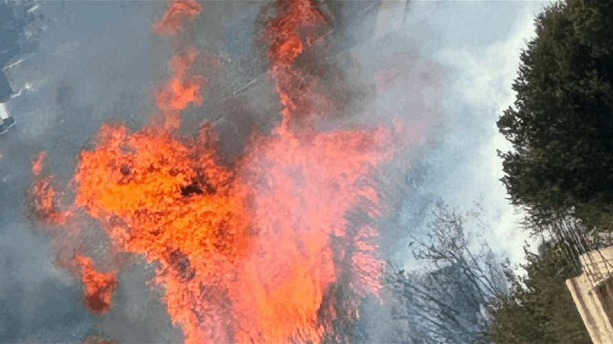 Large fire erupts in Blat, Byblos and puts homes in danger