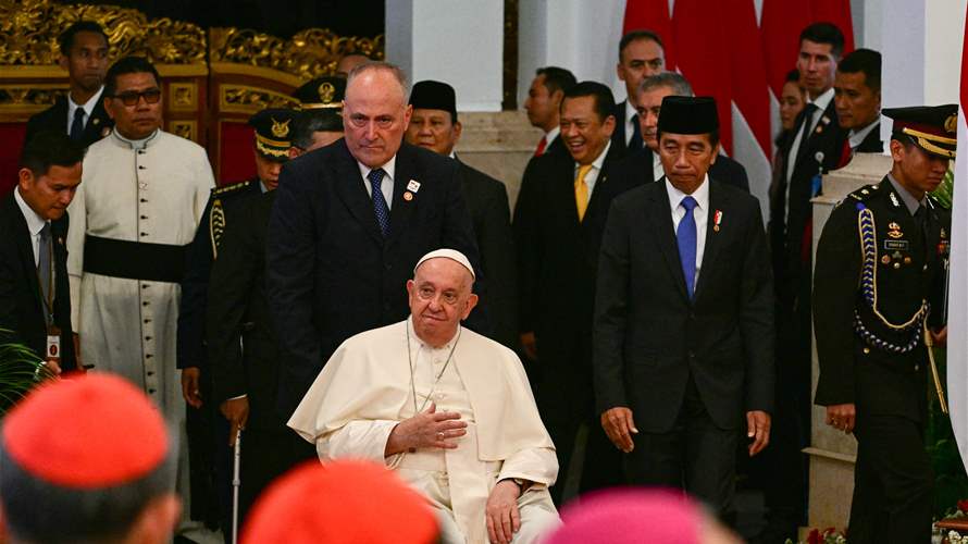 Pope Francis warns against religious extremism in Indonesia