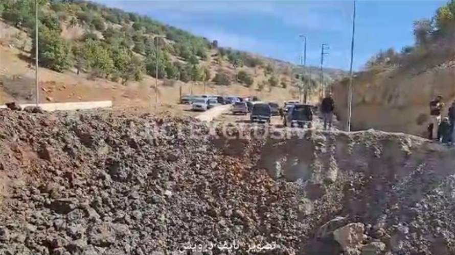 LBCI camera captures damage in Masnaa-Jdeideh Yabous road, following Israeli airstrikes