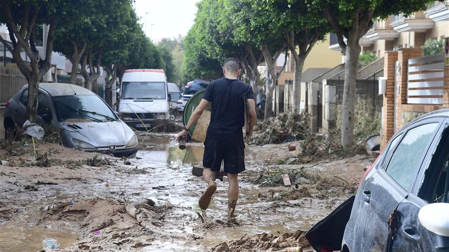 Spanish PM tells flood victims, 'We won't abandon you'