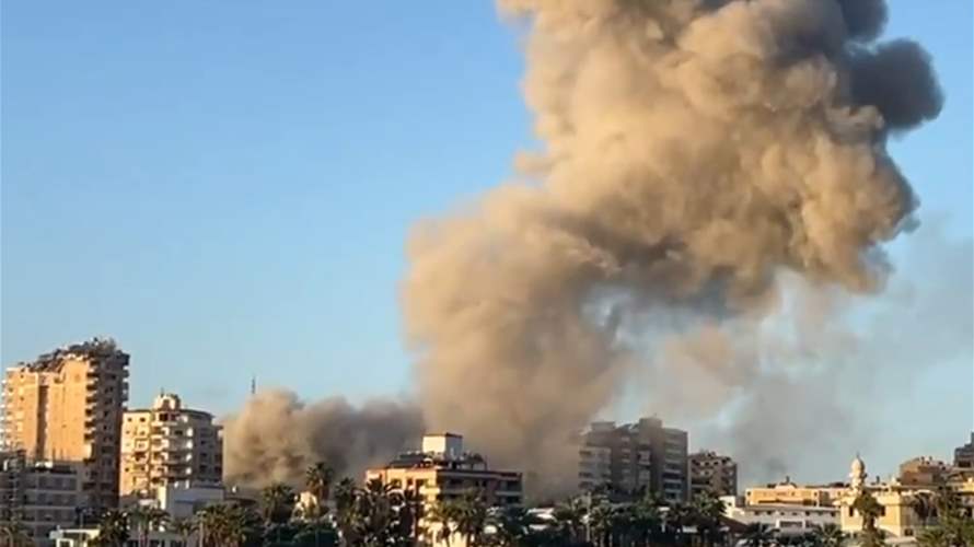 Israel strikes Tyre post-evacuation alerts (Video)