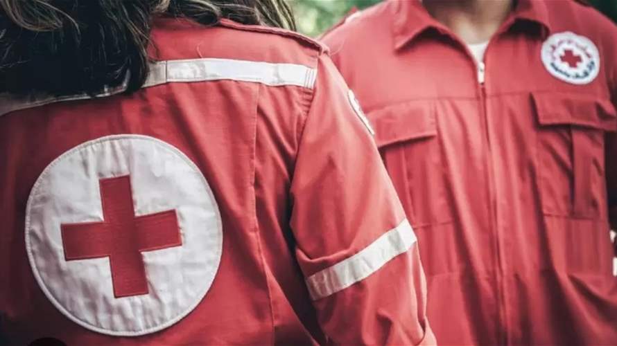 Lebanese Red Cross rescues two missing Syrians from Wadi al-Hujeir, transfers them to nearby hospital